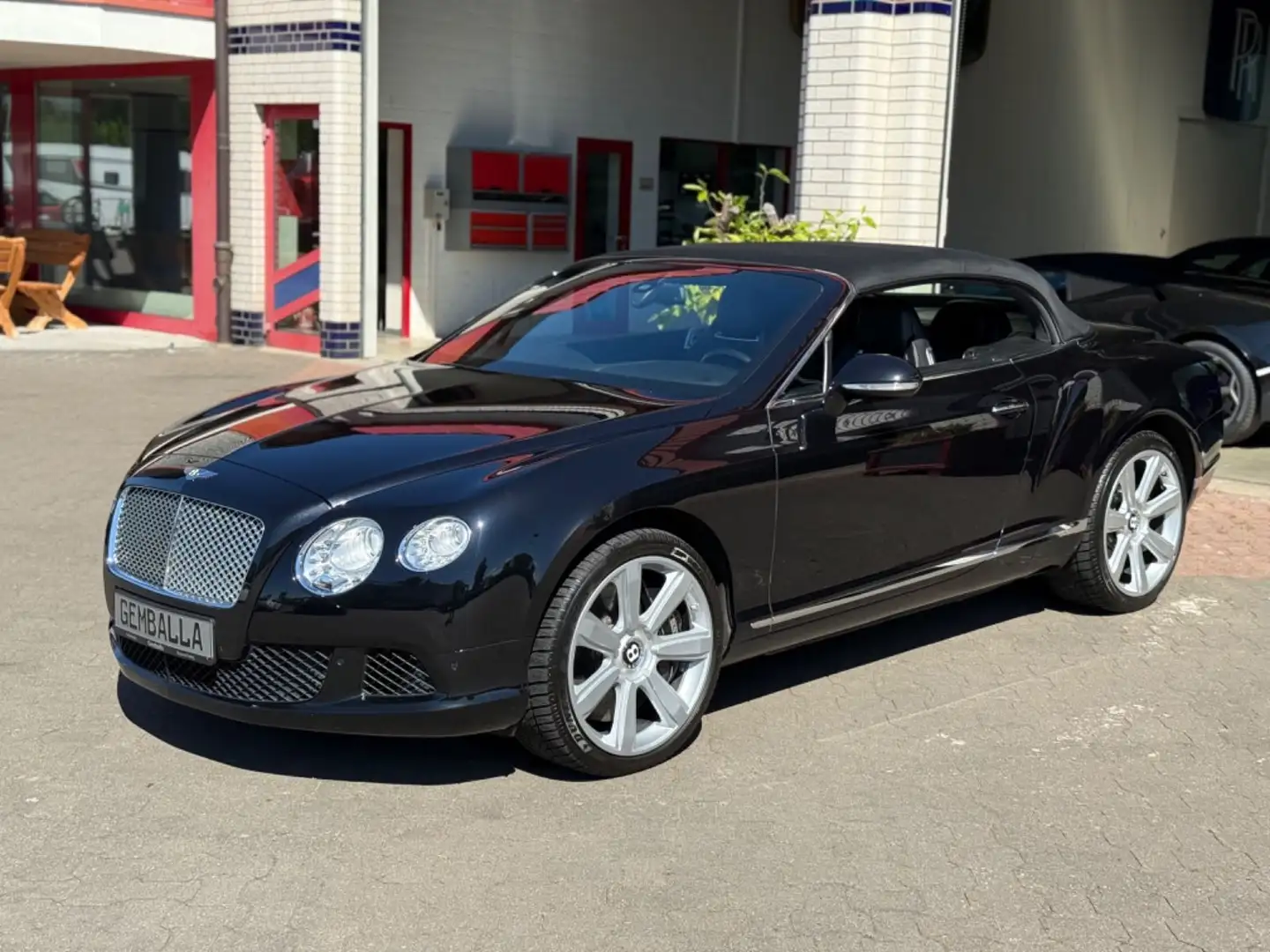 Bentley Continental GTC CONTINENTAL GTC W12 MULLINER FACELIFT 575 PS Schwarz - 1