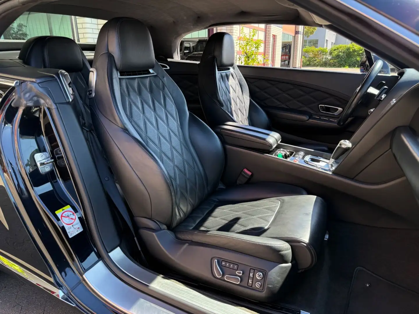 Bentley Continental GTC CONTINENTAL GTC W12 MULLINER FACELIFT 575 PS Schwarz - 2