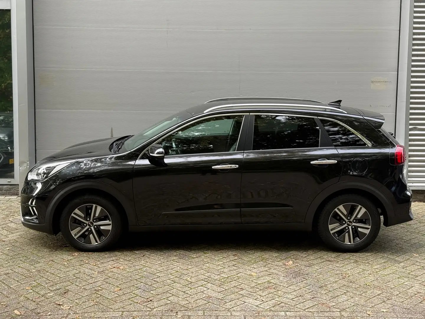 Kia Niro 1.6 GDi Hybrid ComfortLine l Volleder l Navi l Cru Noir - 2