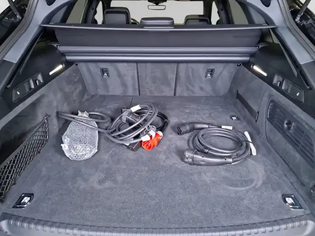 Audi A6 view 10