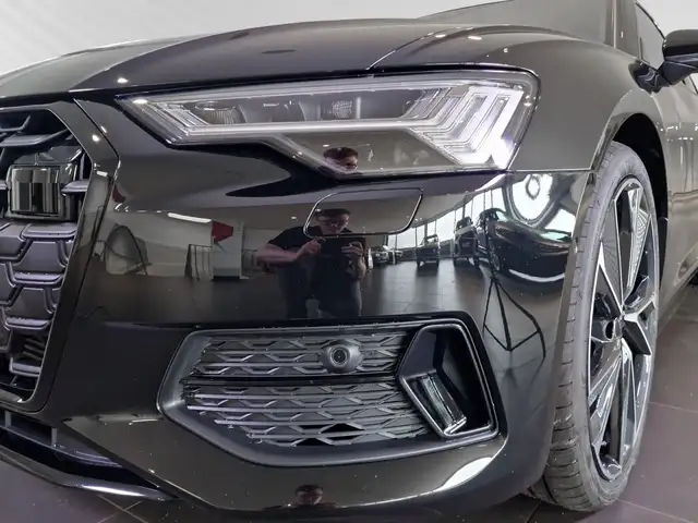Audi A6 view 6