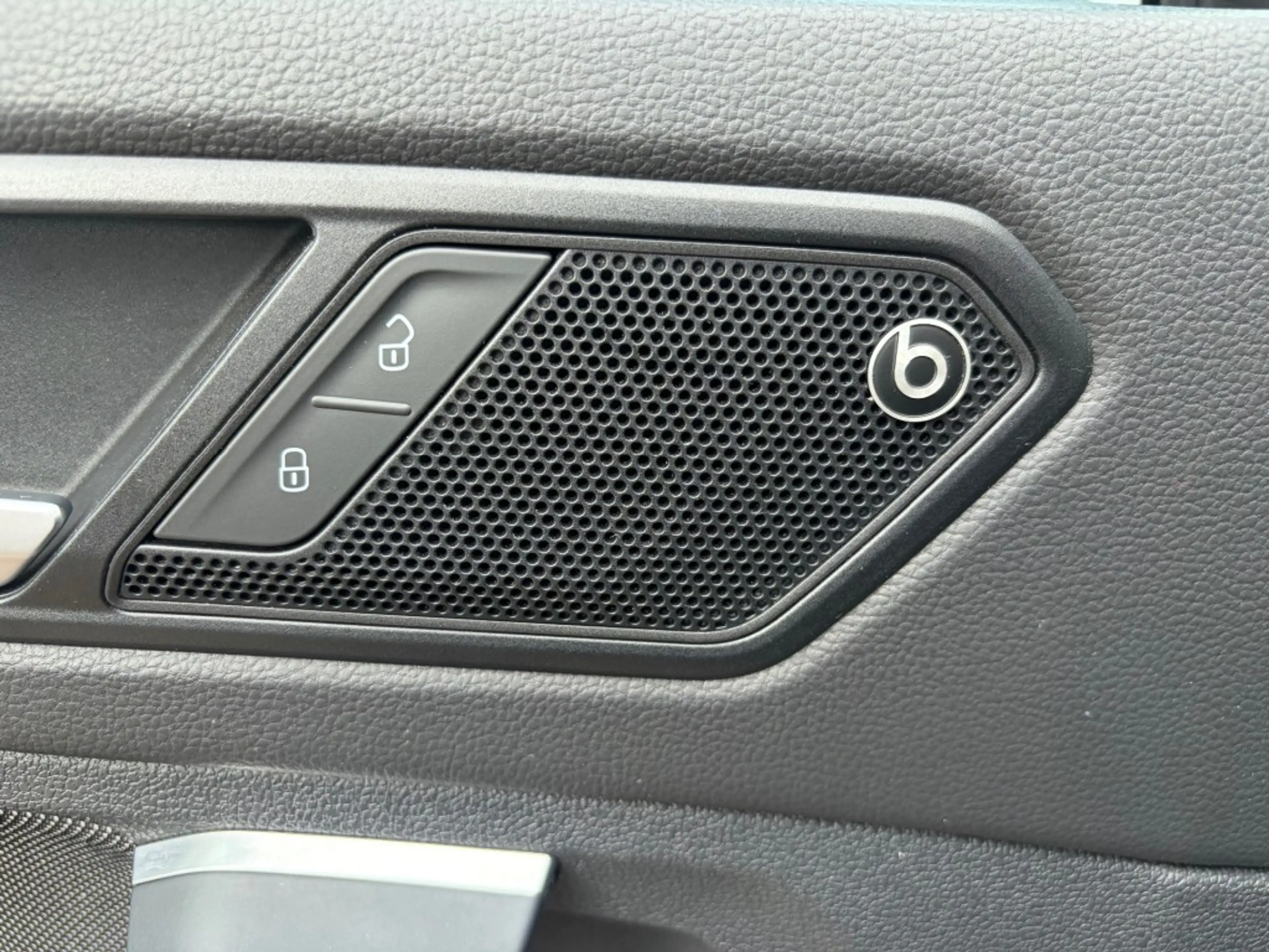 SEAT Tarraco 2.0 TFSI FR 4 drive PANO TREKHAAK BEATS 7 ZITS — photo 11