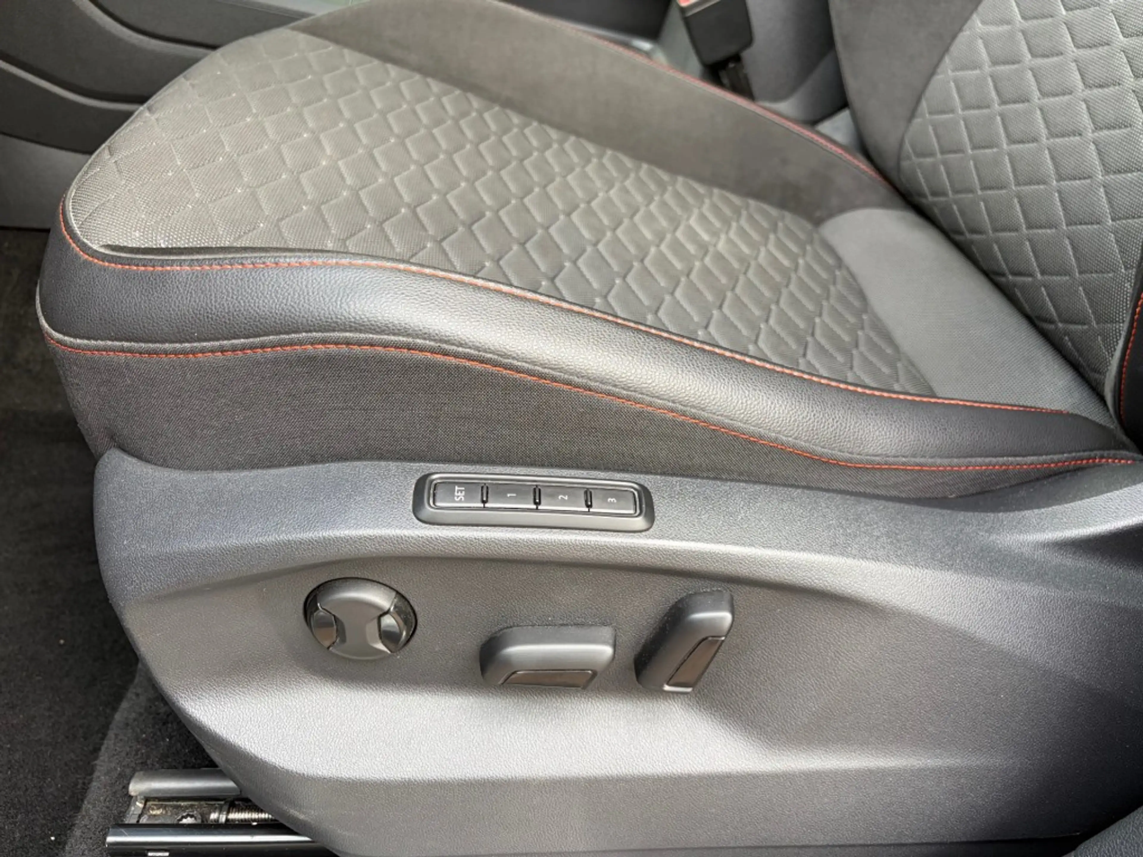 SEAT Tarraco 2.0 TFSI FR 4 drive PANO TREKHAAK BEATS 7 ZITS — photo 10