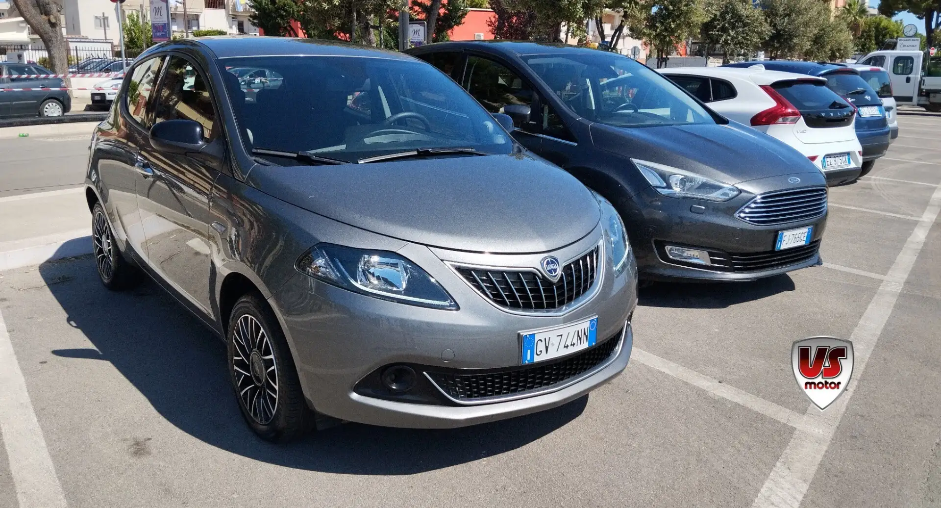 Lancia Ypsilon Ypsilon 1.0 FireFly 5 porte S&S Hybrid Platino Grigio - 1
