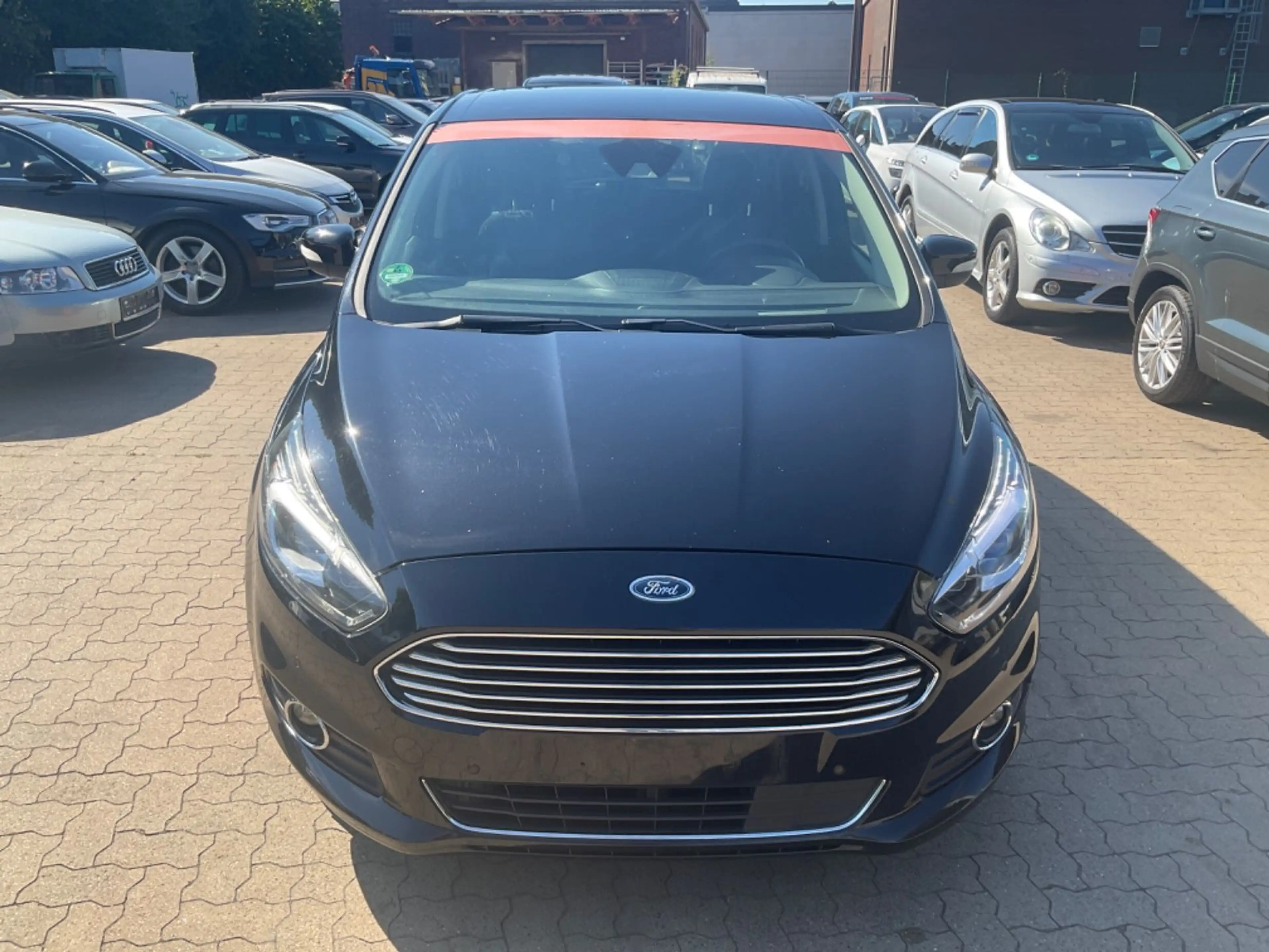 Ford S-Max Titanium TÜV 10.2027 7 Sitzer 8x Bereift — photo 3