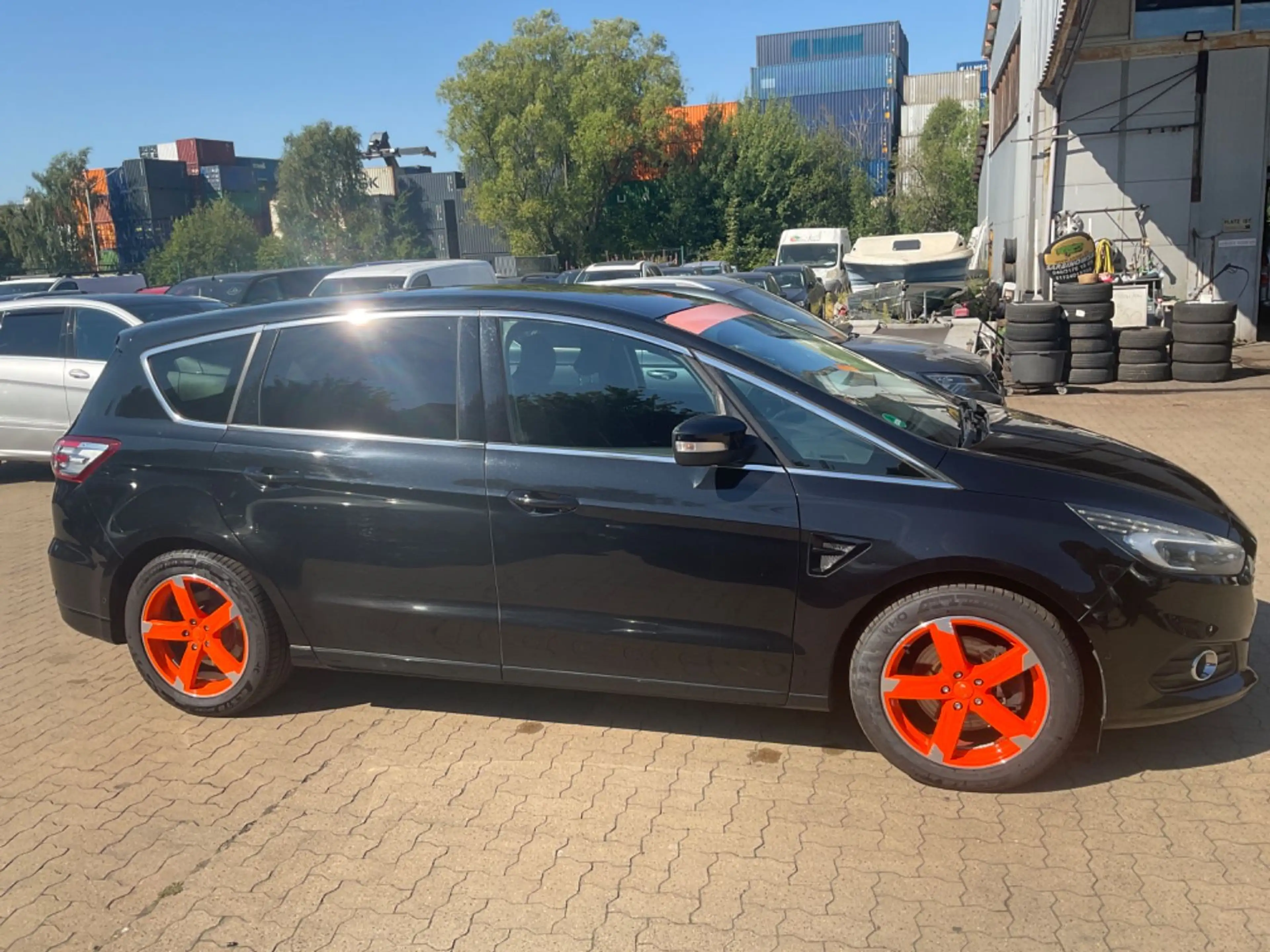 Ford S-Max Titanium TÜV 10.2027 7 Sitzer 8x Bereift — photo 5