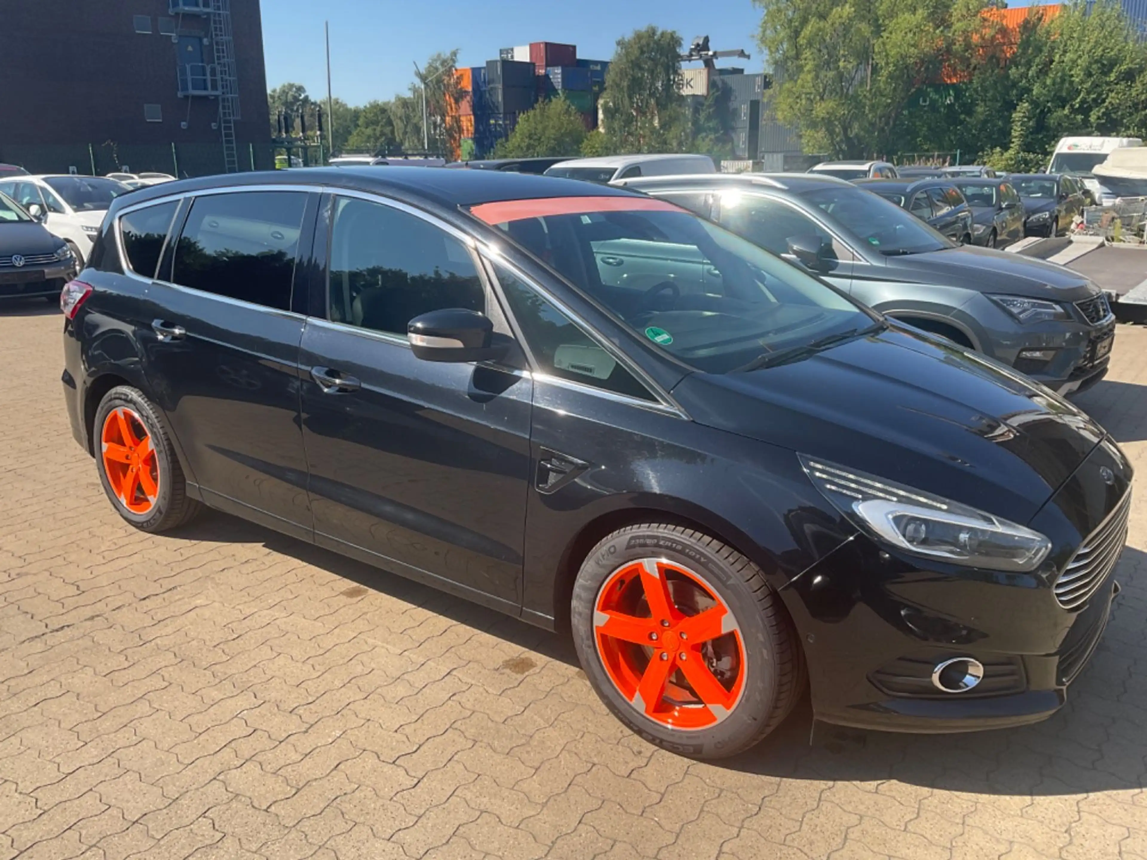 Ford S-Max Titanium TÜV 10.2027 7 Sitzer 8x Bereift — photo 4