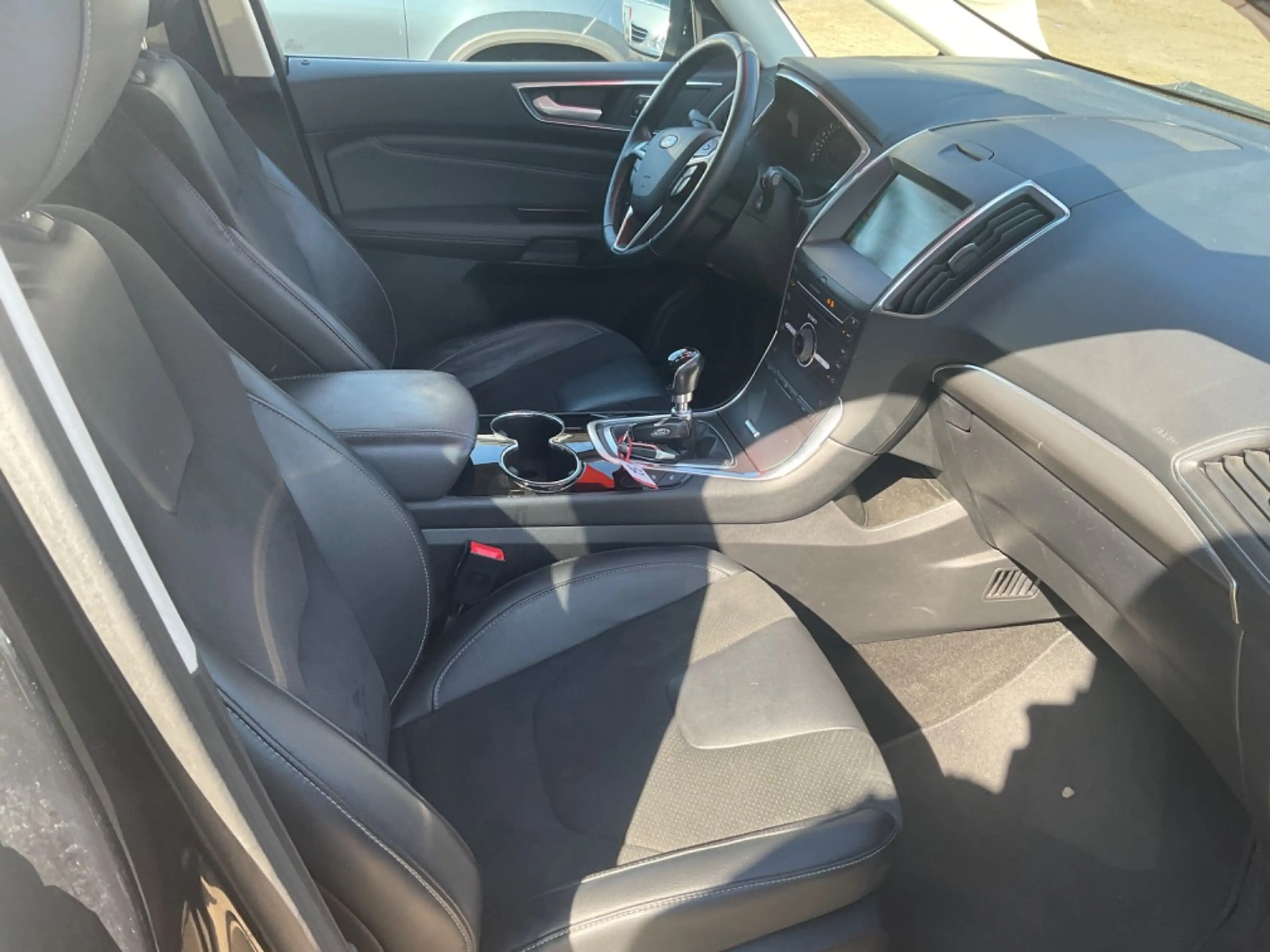 Ford S-Max Titanium TÜV 10.2027 7 Sitzer 8x Bereift — photo 15