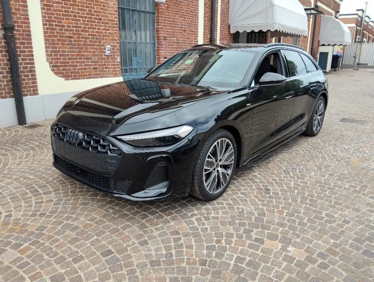 Audi A5 Avant TFSI 150 kW S tronic S Line edition Noir - 1