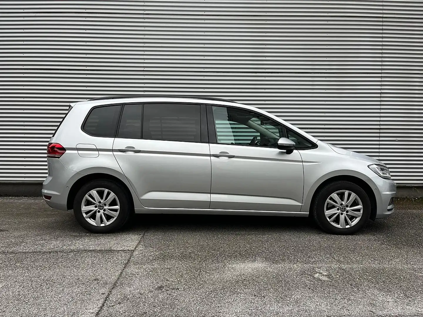 Volkswagen Touran Comfortline 2,0 BMT TDI DSG *Erstbesitz *Leasin... Silber - 2