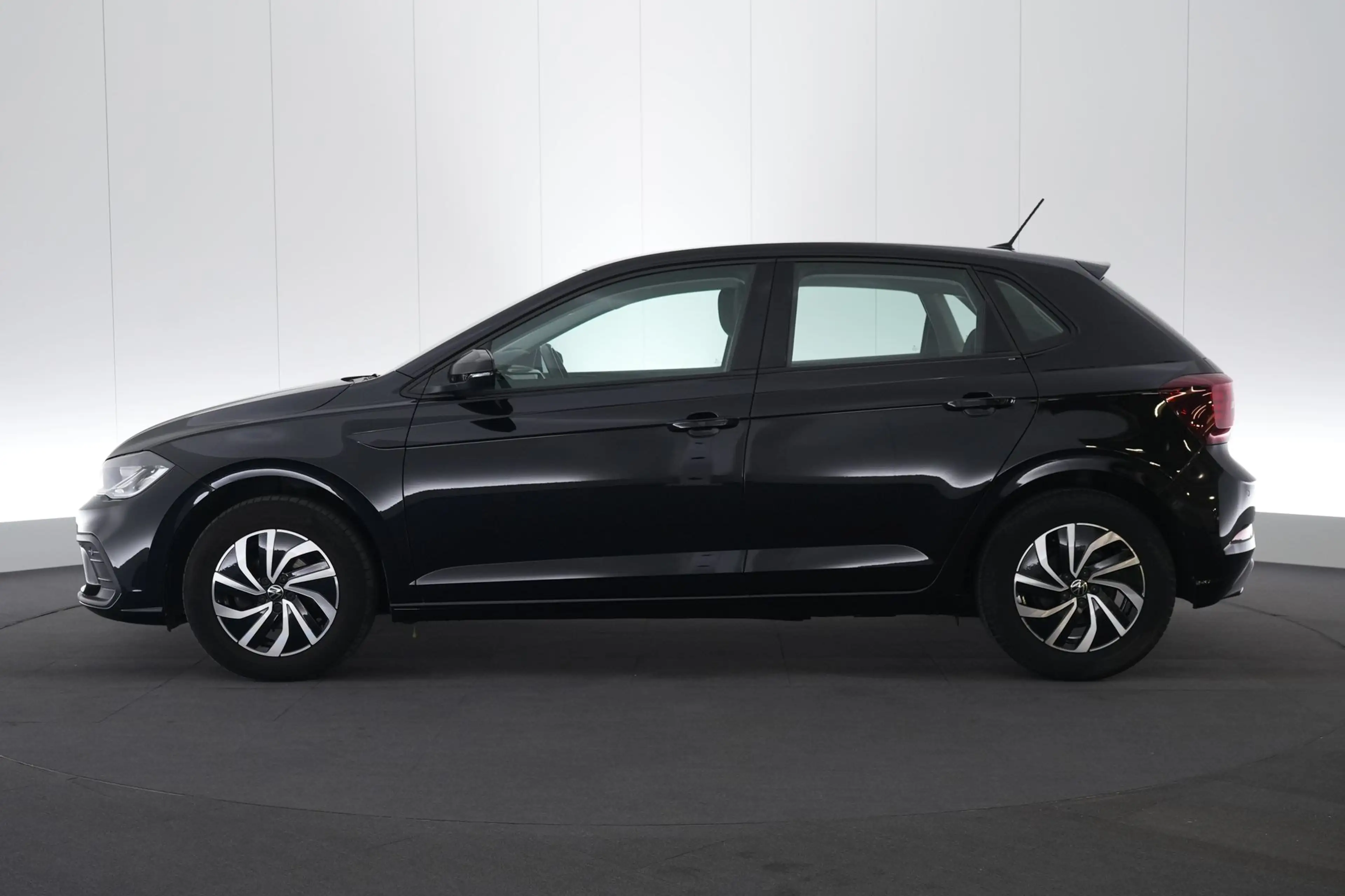 Volkswagen Polo 1.0 TSI Life Business LED GPS PDC CAM Carplay — photo 11
