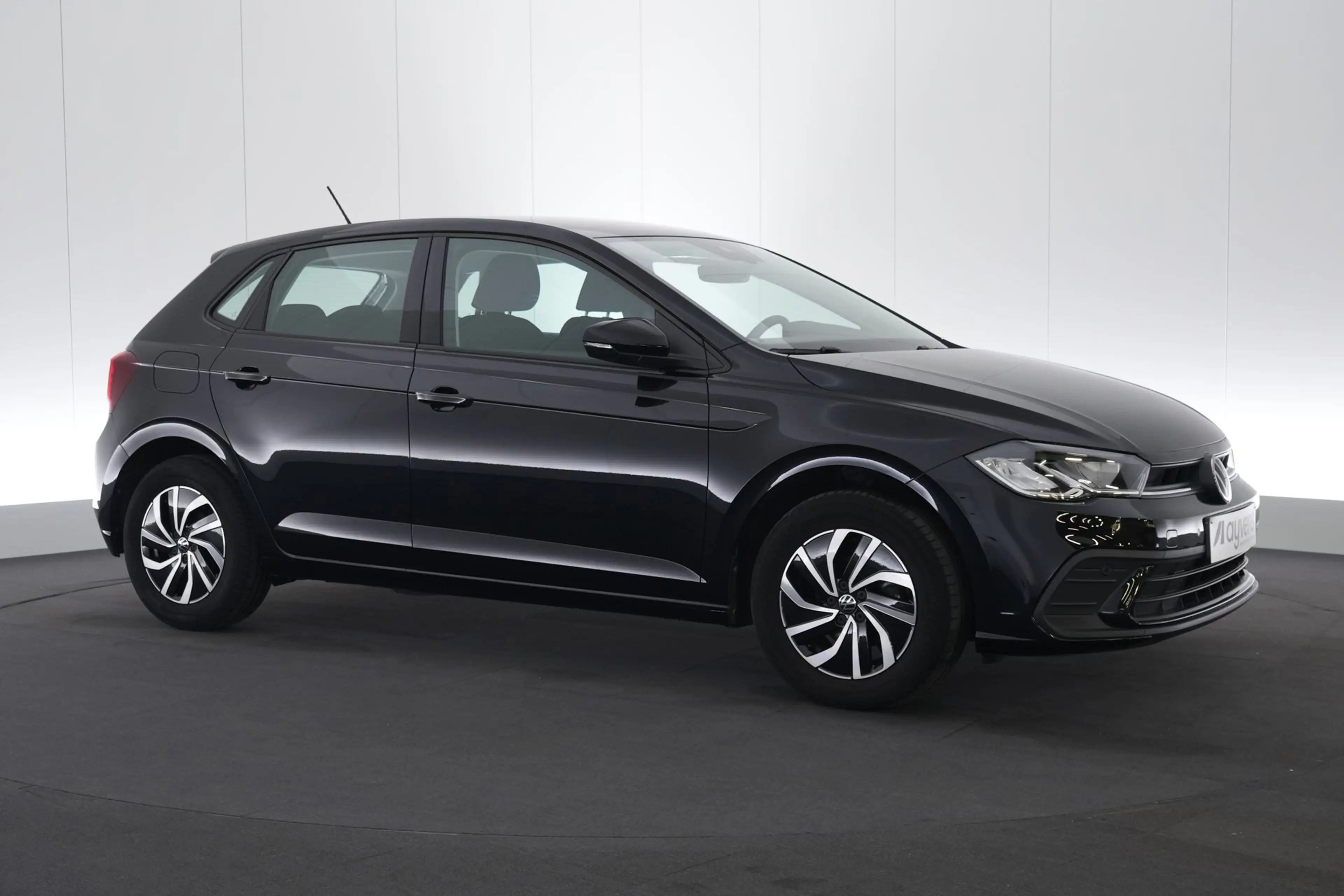 Volkswagen Polo 1.0 TSI Life Business LED GPS PDC CAM Carplay — photo 4
