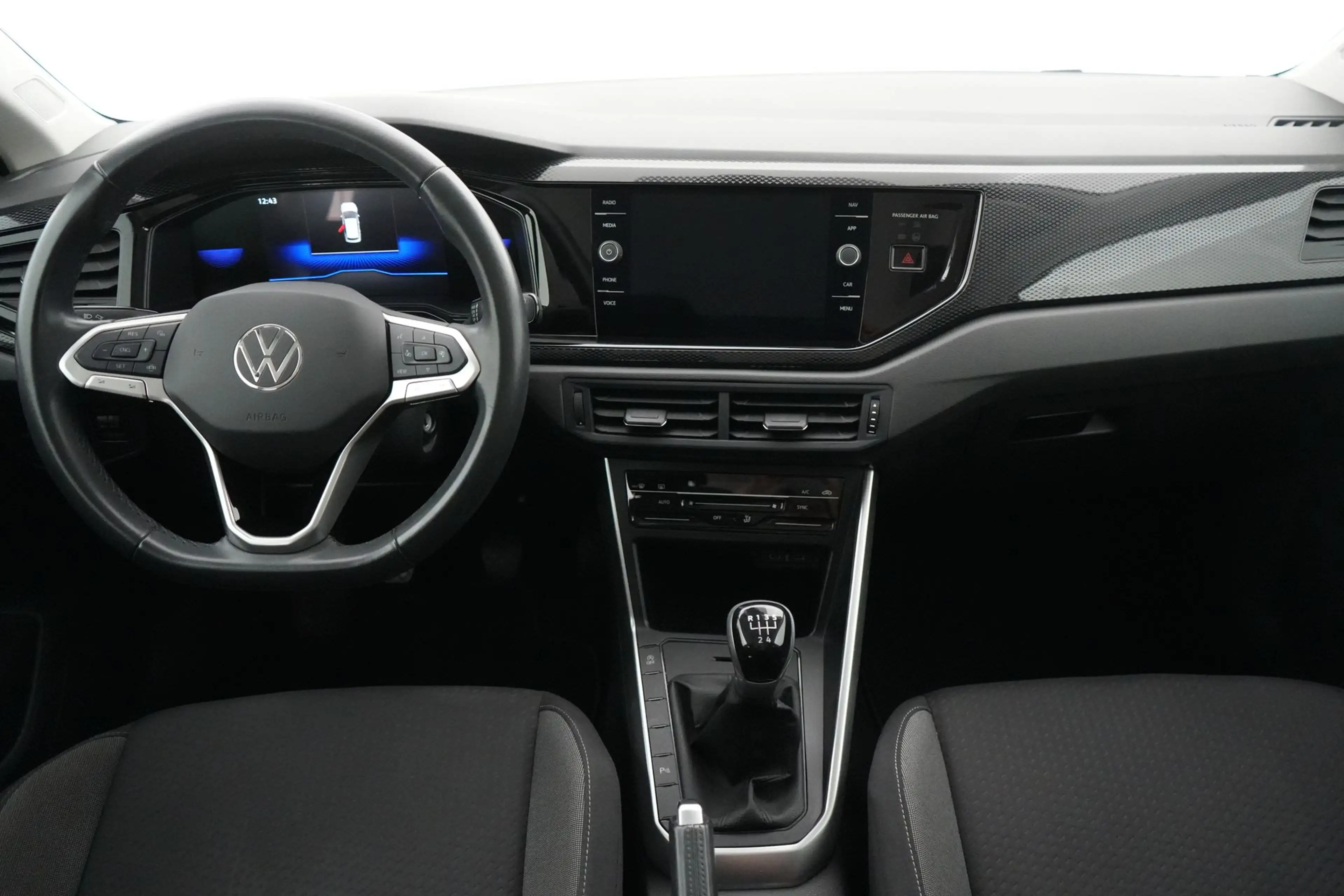 Volkswagen Polo 1.0 TSI Life Business LED GPS PDC CAM Carplay — photo 13