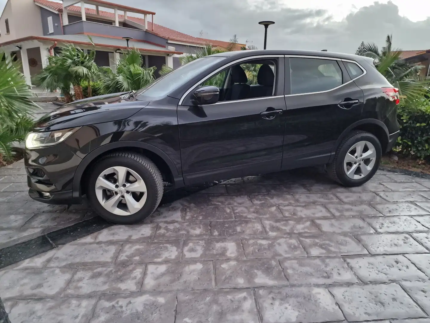 Nissan Qashqai Qashqai 1.5 dCi Business Nero - 1