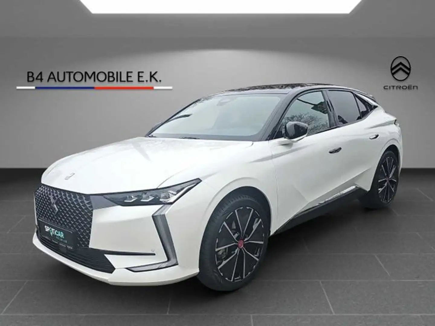 DS Automobiles DS 4 E-TENSE 225 Performance Line + 20" Sydne Weiß - 1