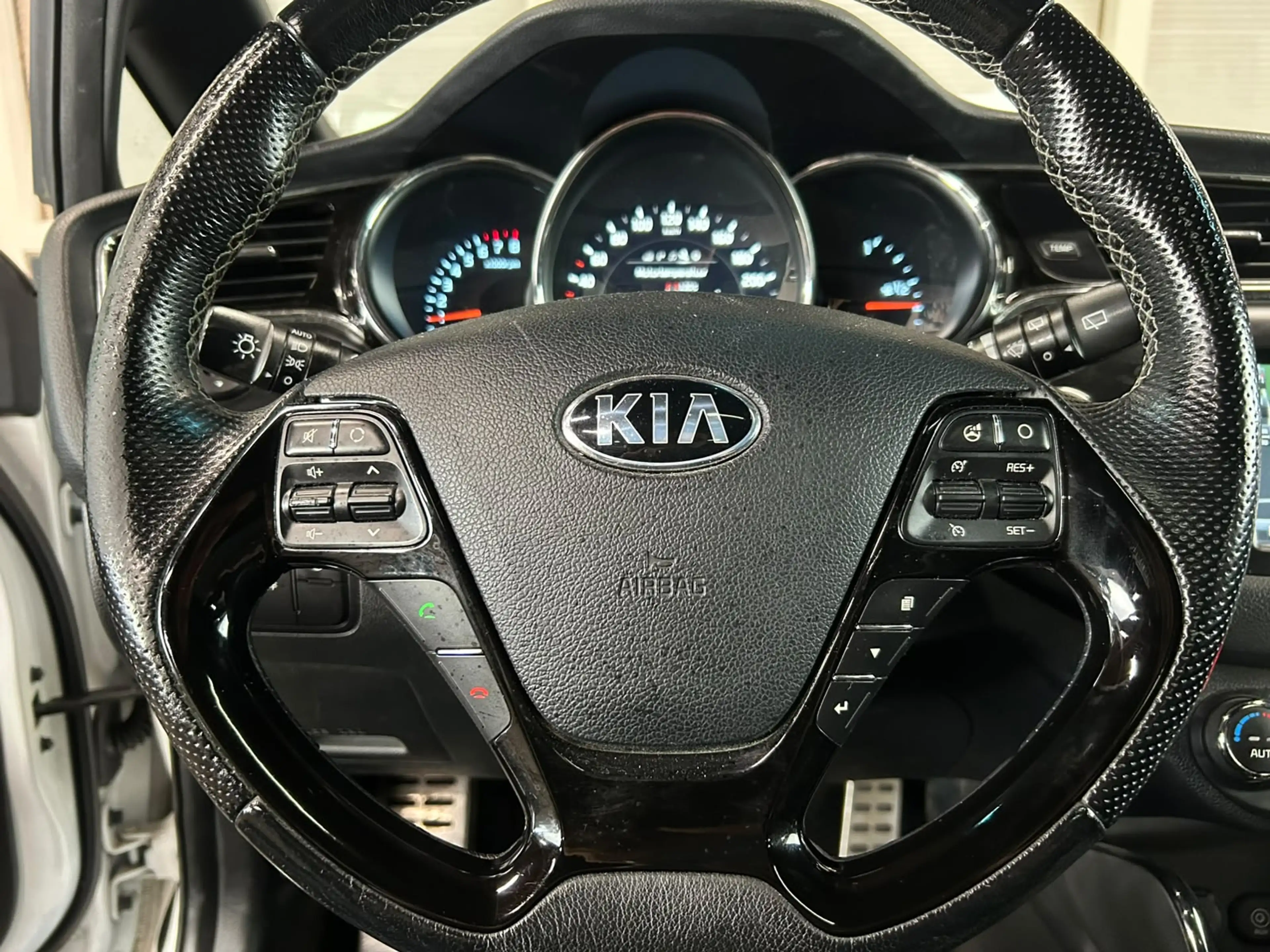 Kia Ceed / cee'd 1.0 T-GDi GT-Line PANODAK! — photo 8