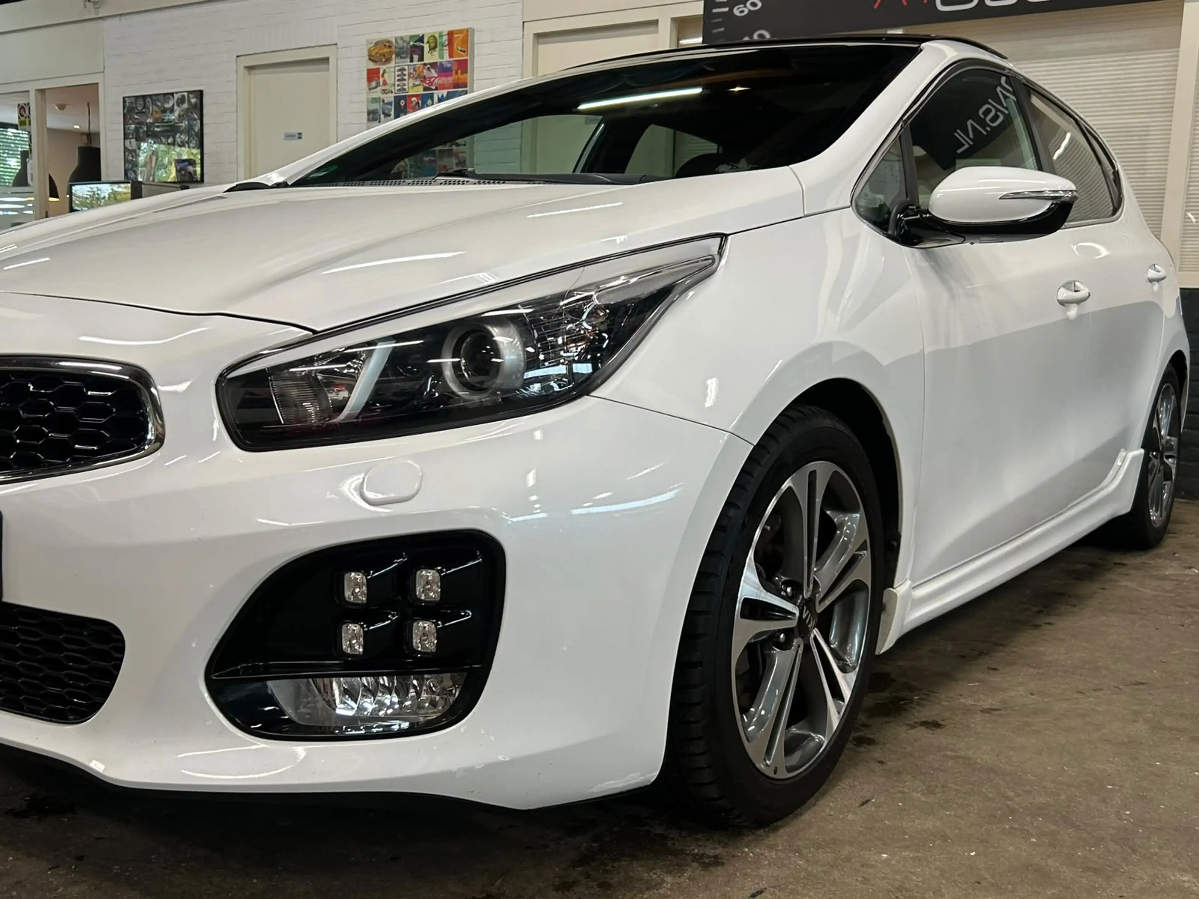 Kia Ceed / cee'd 1.0 T-GDi GT-Line PANODAK! — photo 22