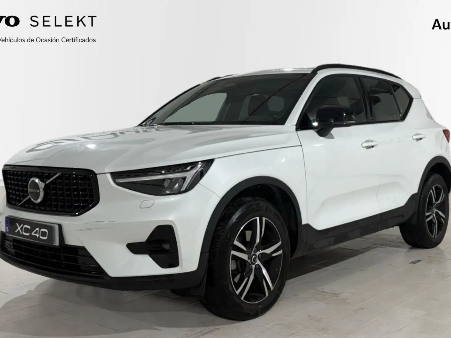 Volvo XC40 2.0 B3 G Plus Dark Auto Wit - 1