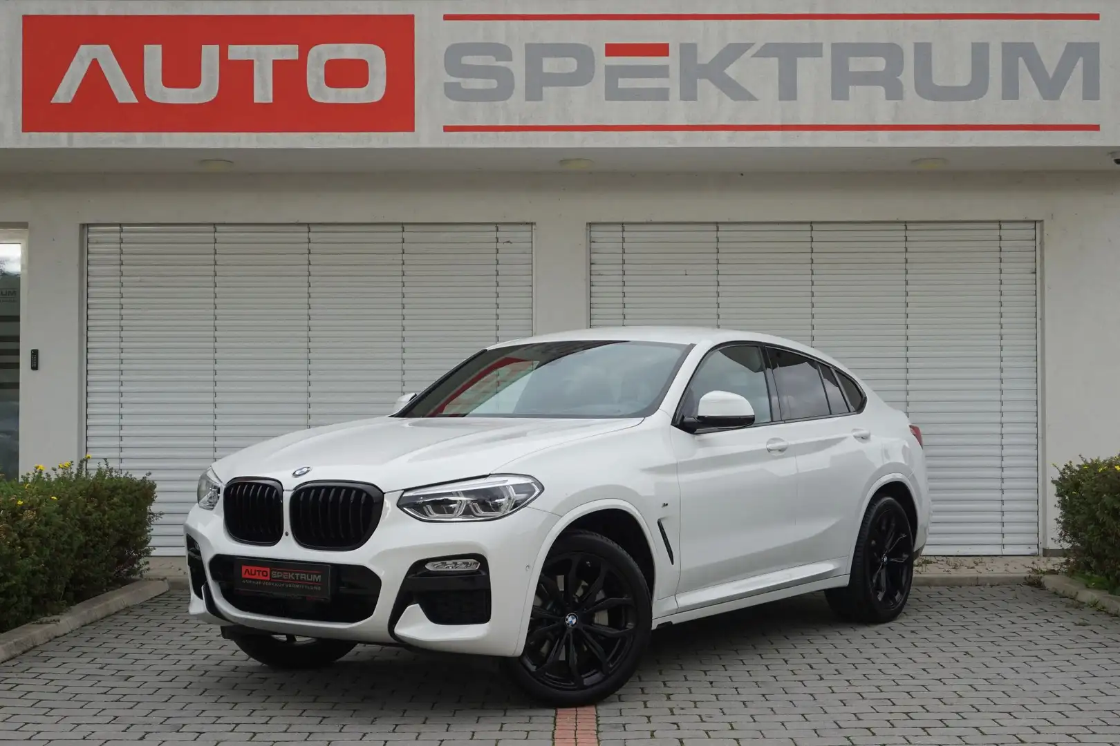 BMW X4 xDrive 25d M Sport | € 412 mtl | Driving Assistan Weiß - 1