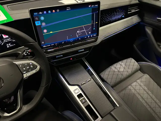 Volkswagen Passat view 22