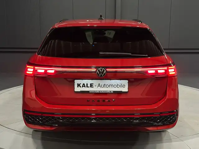 Volkswagen Passat view 4
