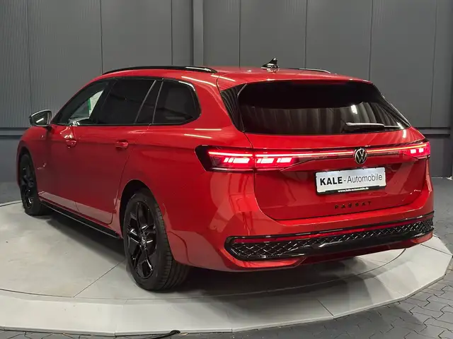 Volkswagen Passat view 3