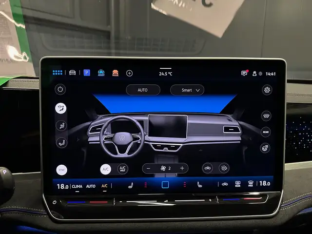 Volkswagen Passat view 24