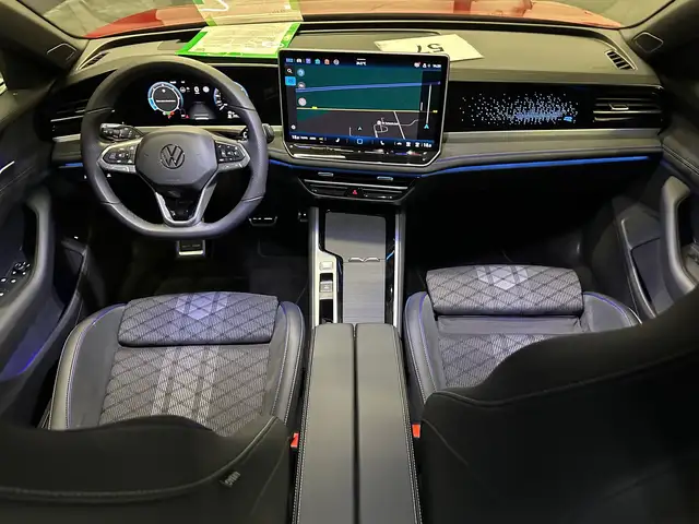 Volkswagen Passat view 12