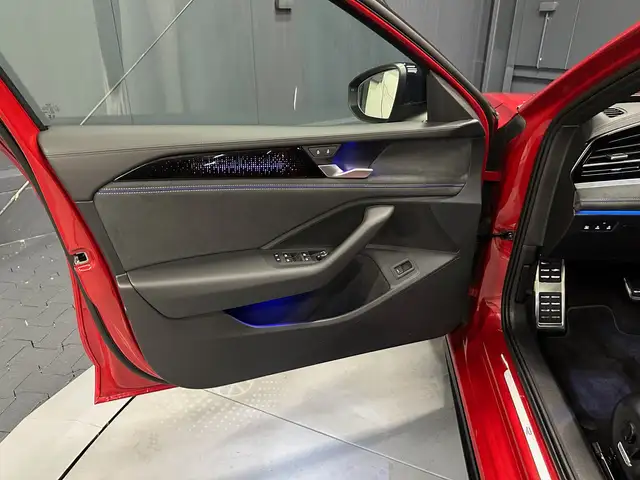 Volkswagen Passat view 13