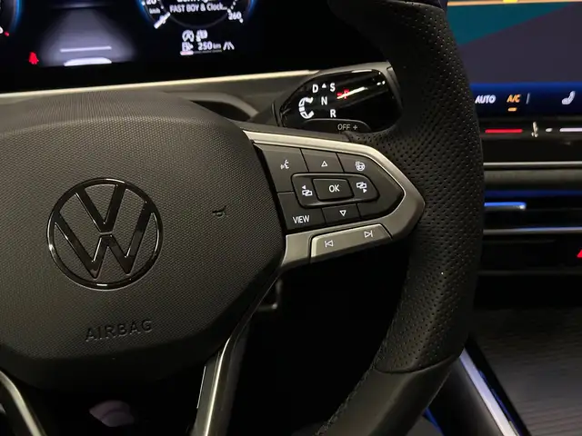 Volkswagen Passat view 19