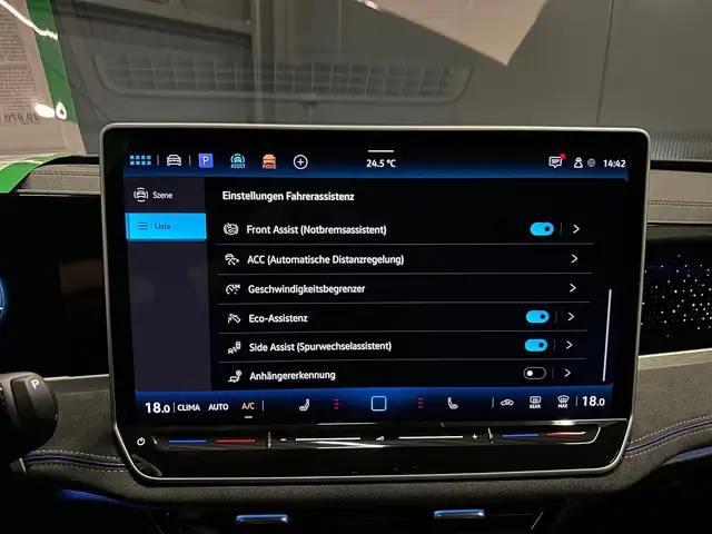 Volkswagen Passat view 28