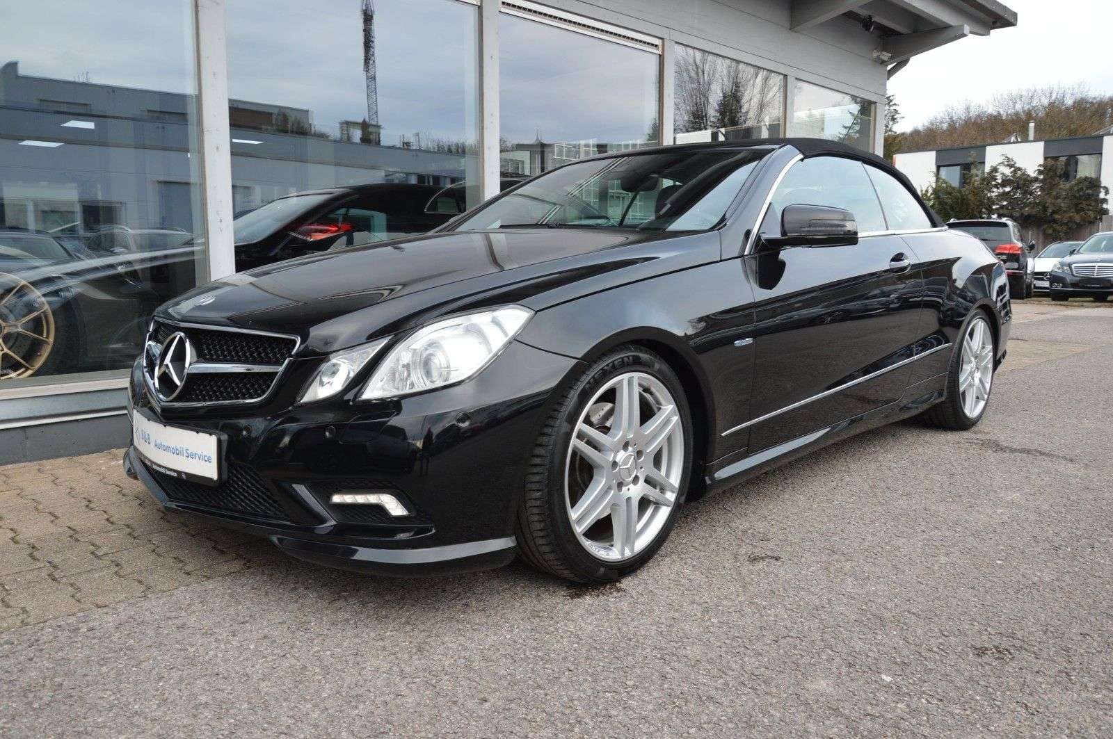 Second hand Mercedes Benz E-Class 