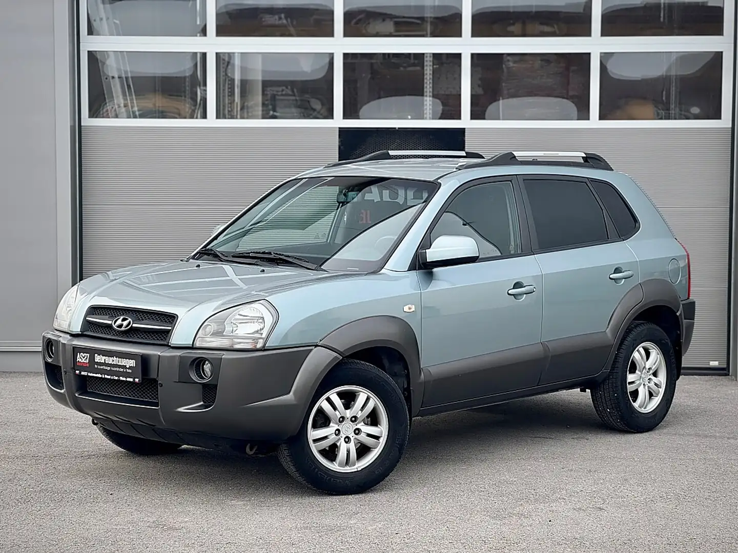 Hyundai TUCSON Tucson 2,0 CRDi VGT 2WD DPF Grau - 1