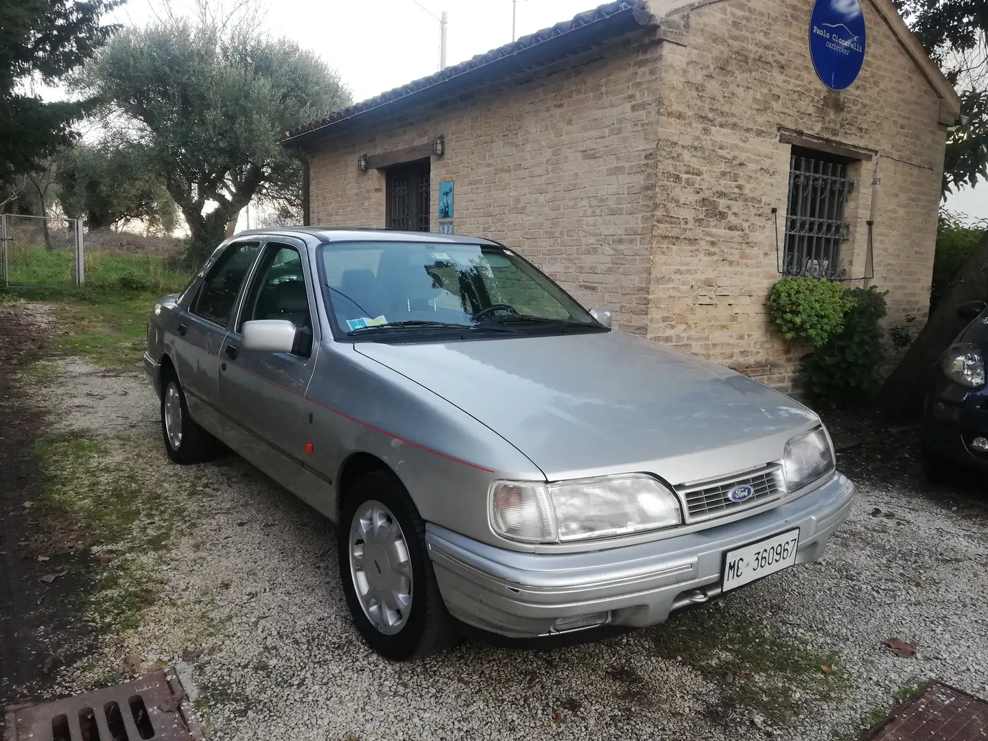 Ford Sierra Sierra 4p 2.0i twin cam Ghia 4x4 Silver - 1