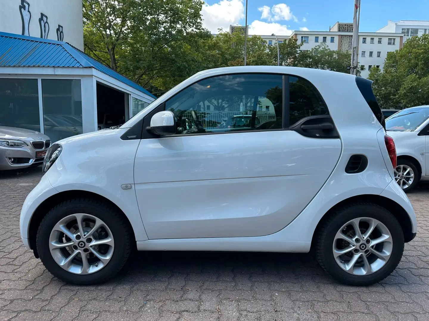 smart forTwo fortwo TWIN passion*PANORAMA*NAVI*SHZ*PTS*KAM Wit - 2