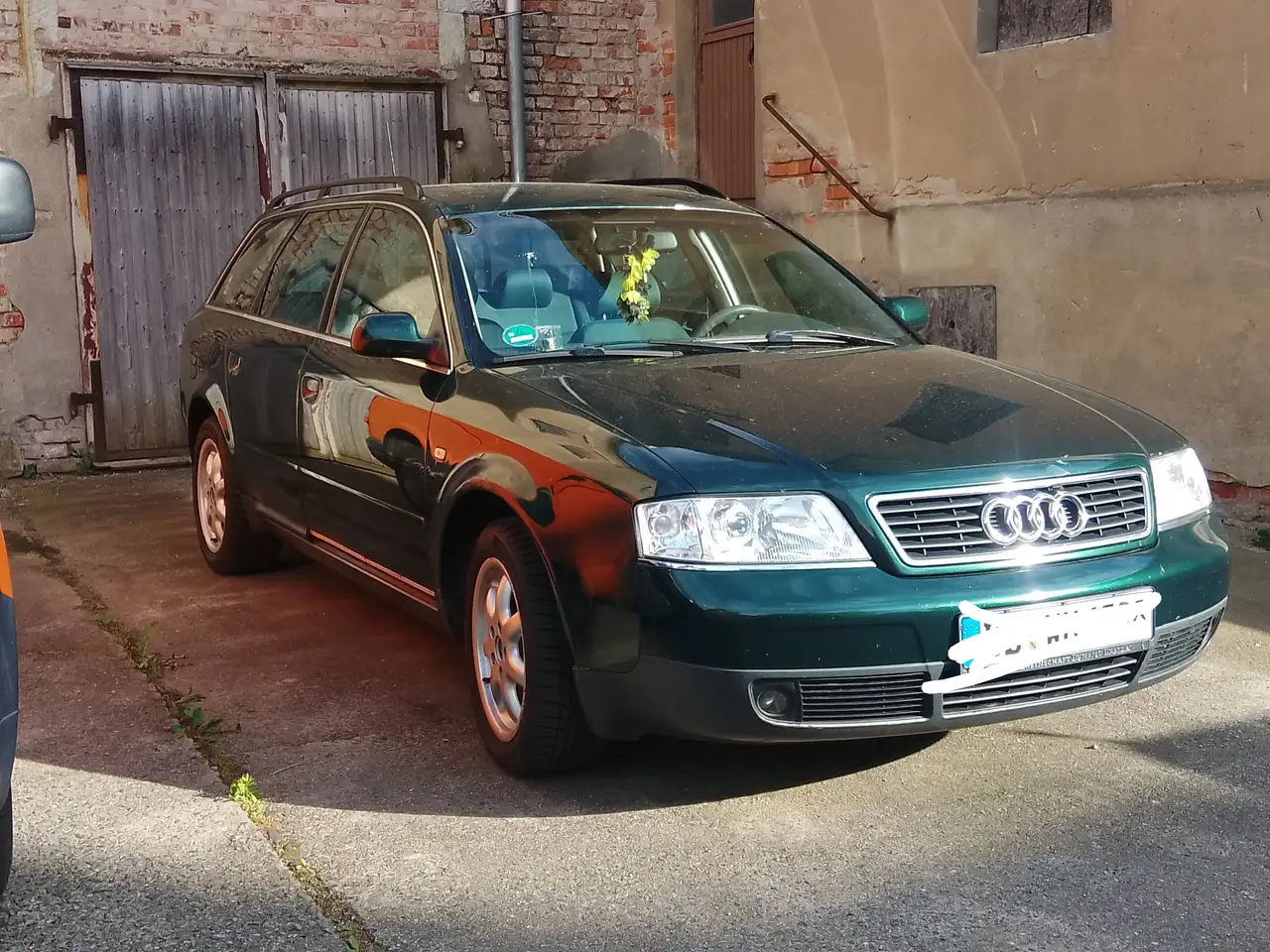Audi A6 Avant 2.5 TDI, foto 1