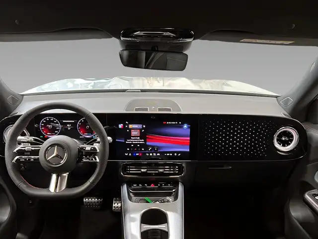 Mercedes-Benz GLB view 10