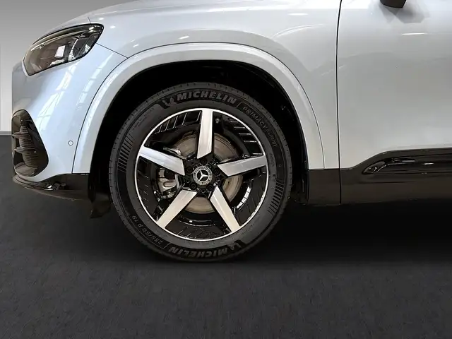 Mercedes-Benz GLB view 7