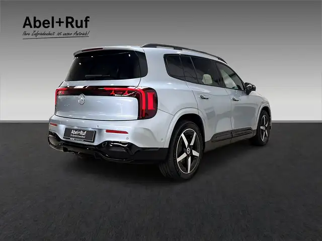 Mercedes-Benz GLB view 5