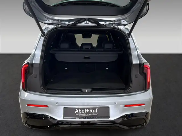 Mercedes-Benz GLB view 6