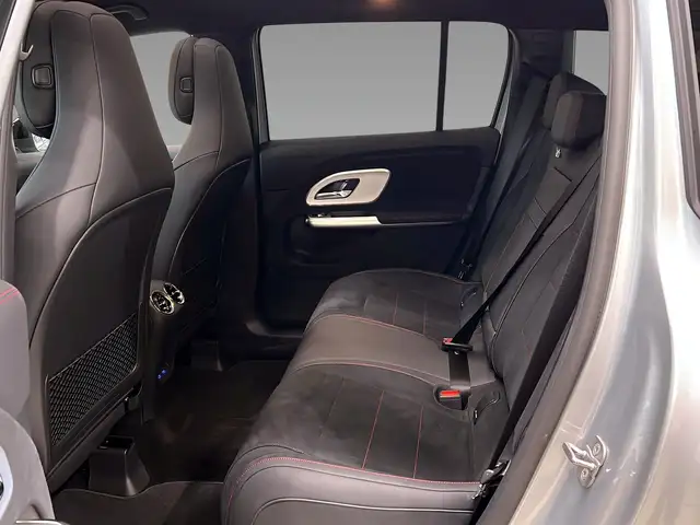 Mercedes-Benz GLB view 9