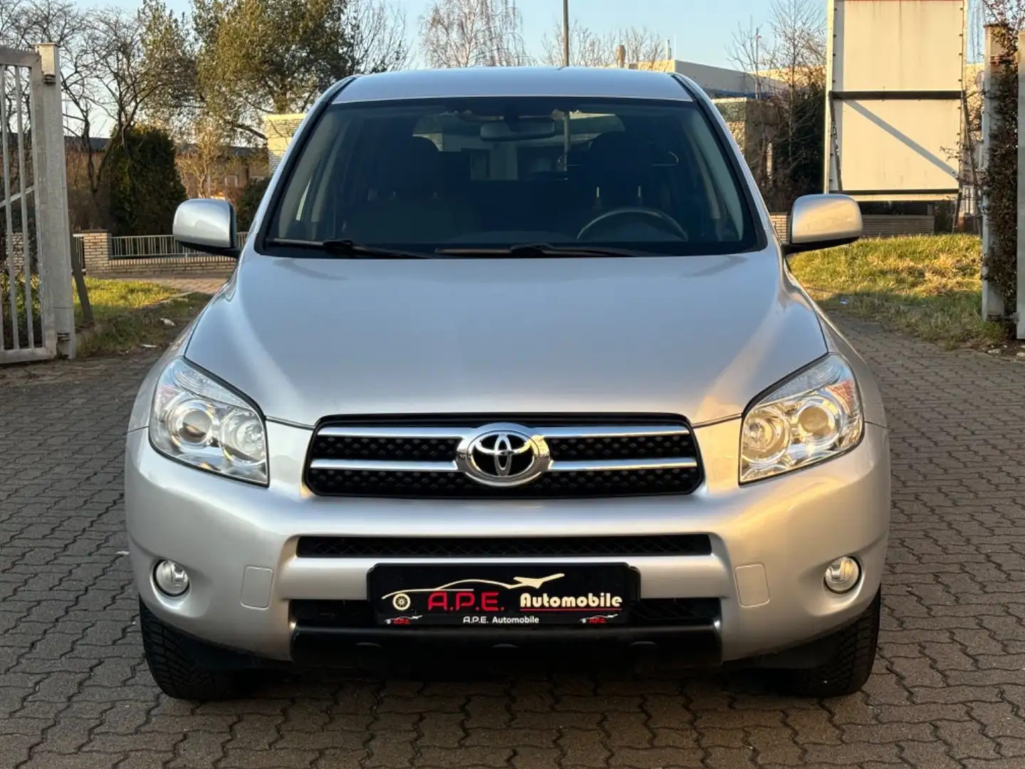 Toyota RAV 4 Team 4x4 Automatik 47.000km GARANTIE Silber - 2