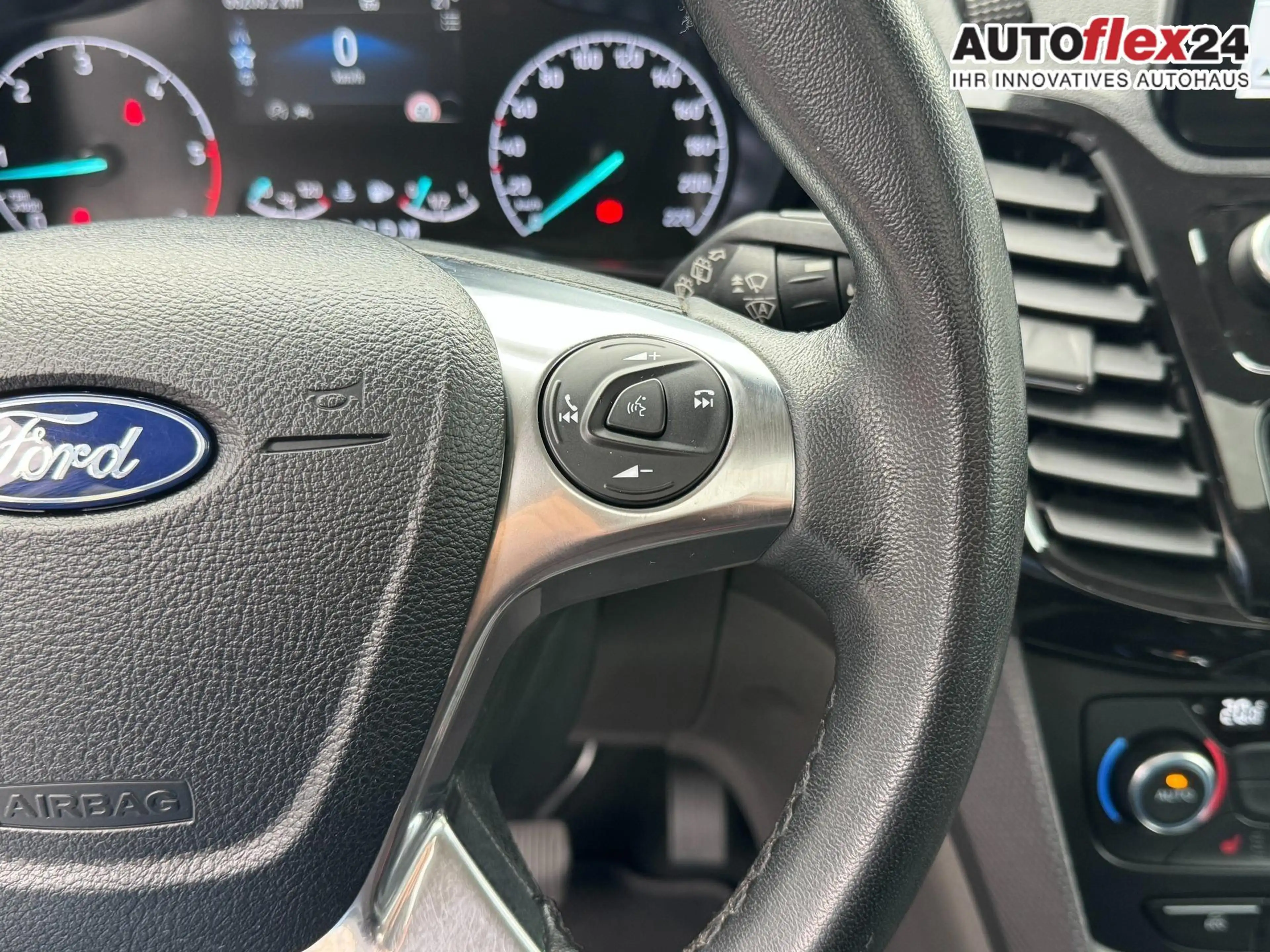Ford Grand Tourneo 1,5 TDCI AT Titanium ACC Navi PDC AHK Pano 88 k... — photo 15