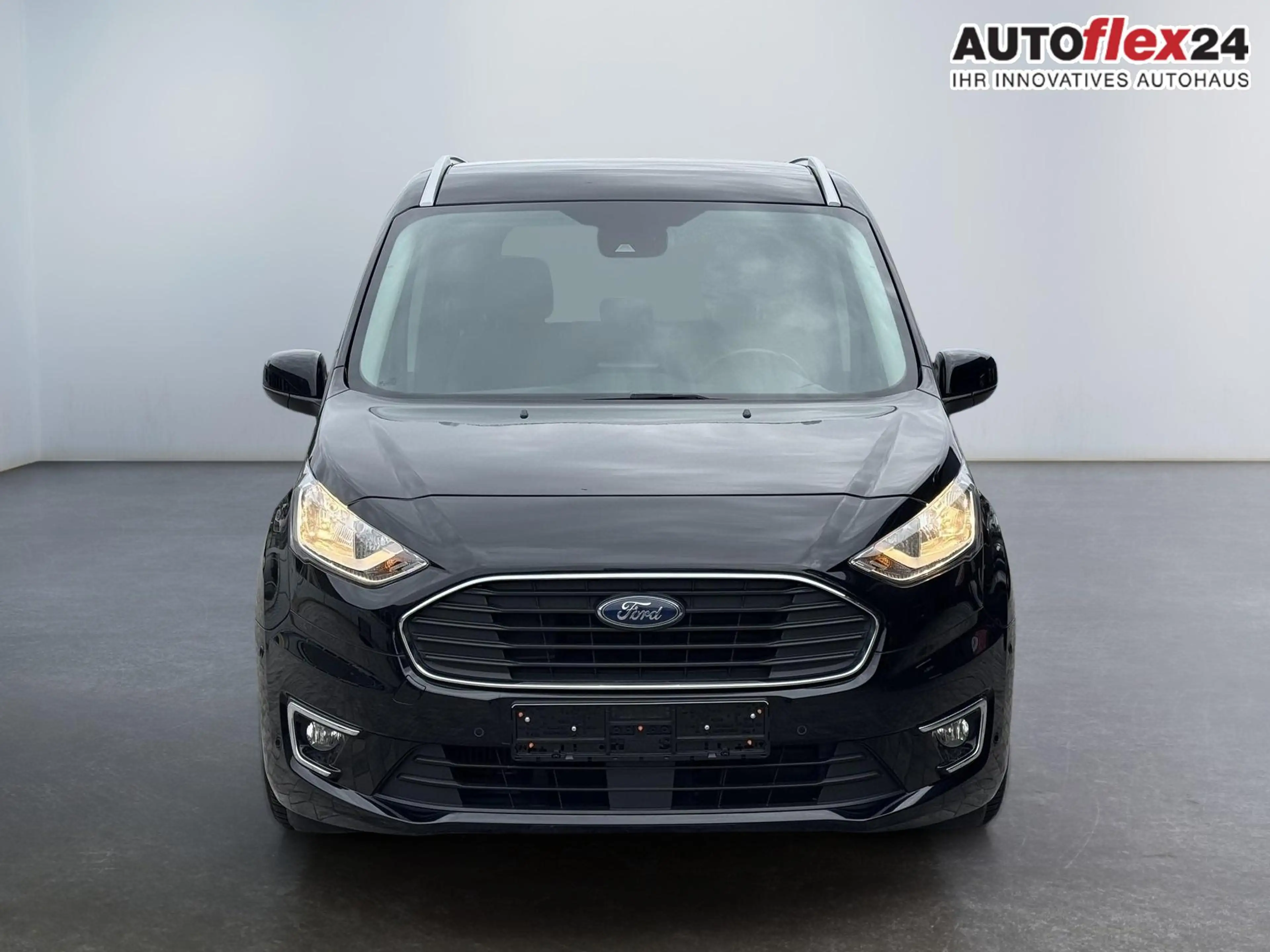 Ford Grand Tourneo 1,5 TDCI AT Titanium ACC Navi PDC AHK Pano 88 k... — photo 3
