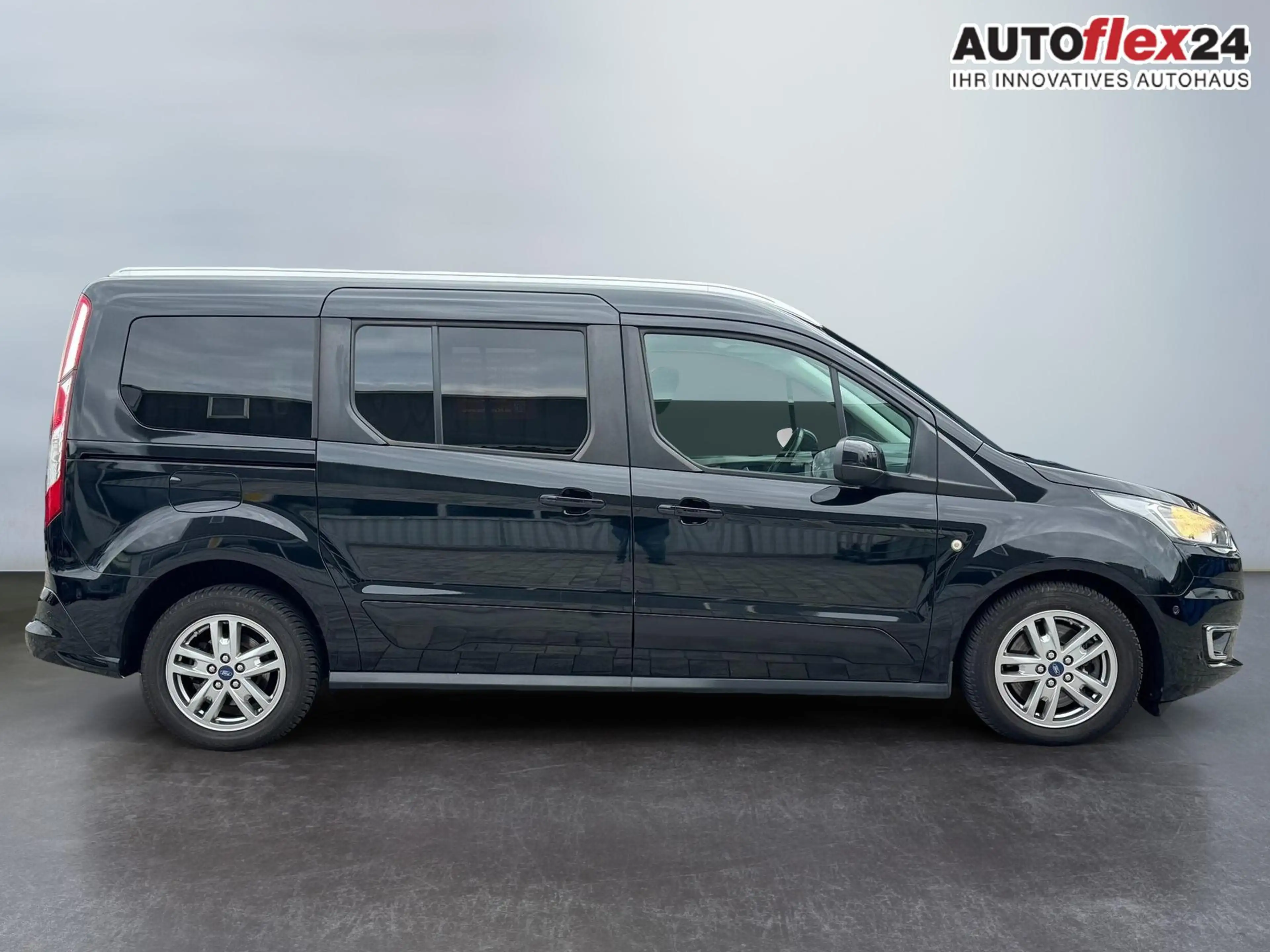 Ford Grand Tourneo 1,5 TDCI AT Titanium ACC Navi PDC AHK Pano 88 k... — photo 8