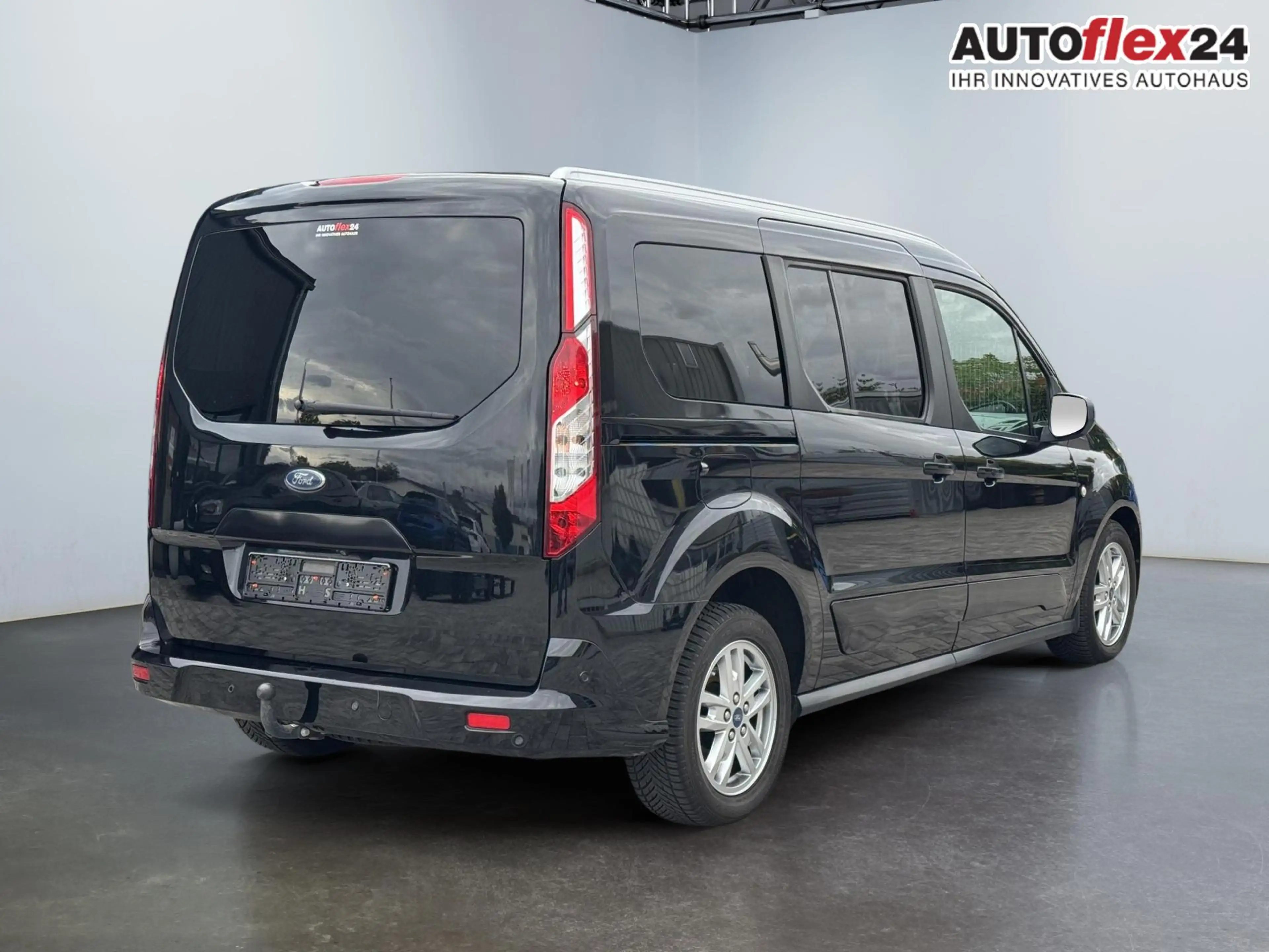 Ford Grand Tourneo 1,5 TDCI AT Titanium ACC Navi PDC AHK Pano 88 k... — photo 5