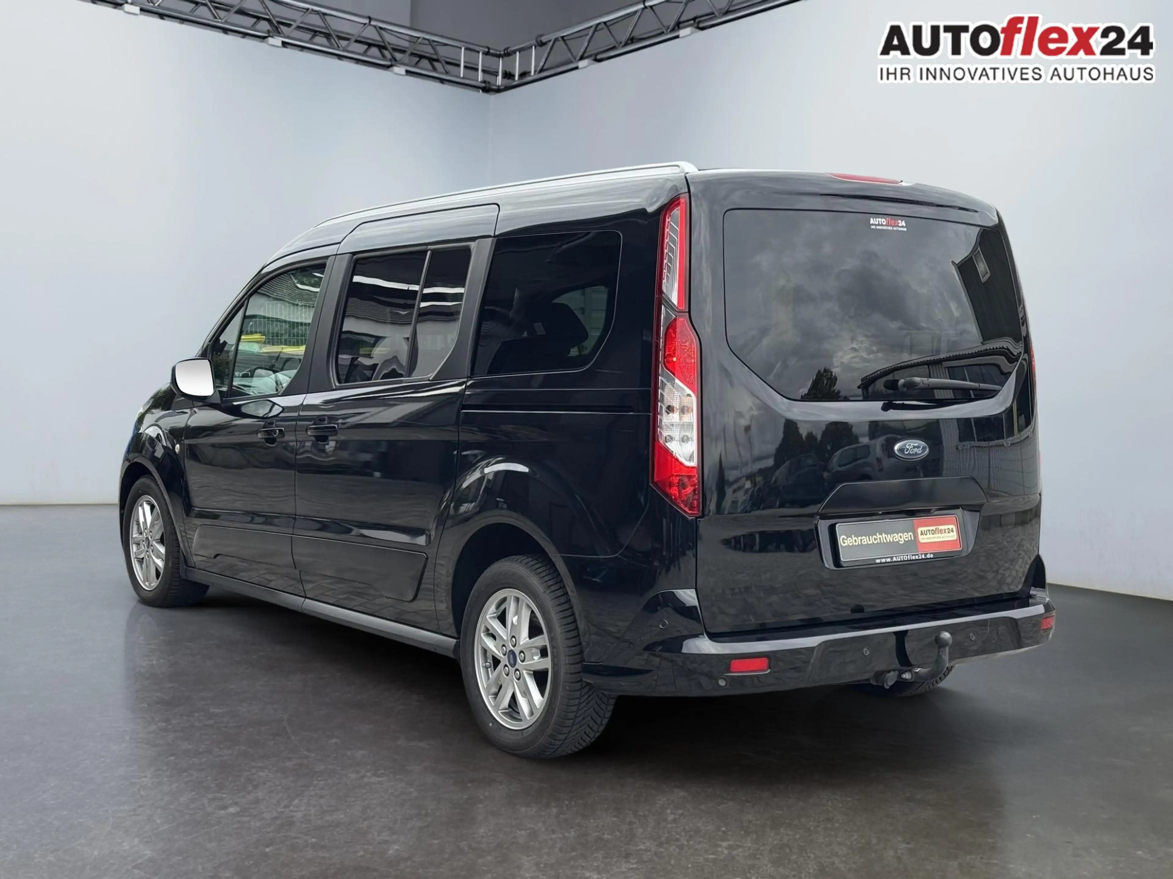 Ford Grand Tourneo 1,5 TDCI AT Titanium ACC Navi PDC AHK Pano 88 k... — photo 6