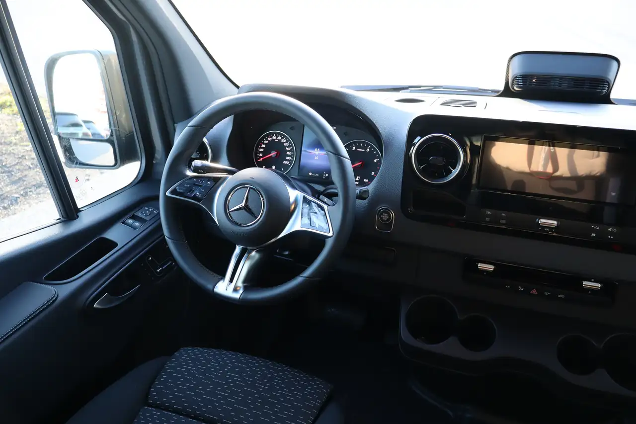 Mercedes-Benz Sprinter снимка Mercedes-Benz Sprinter