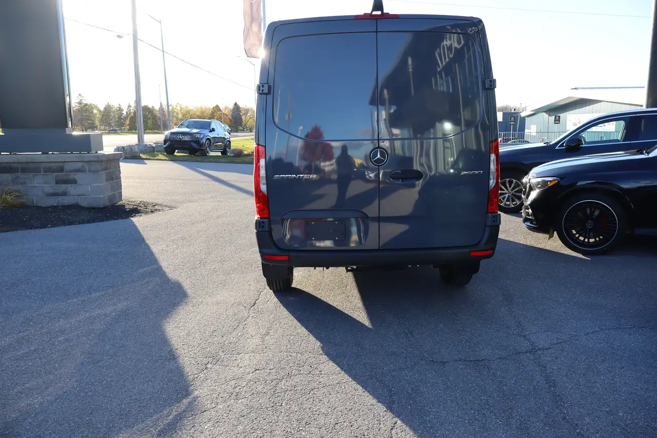 Mercedes-Benz Sprinter снимка Mercedes-Benz Sprinter