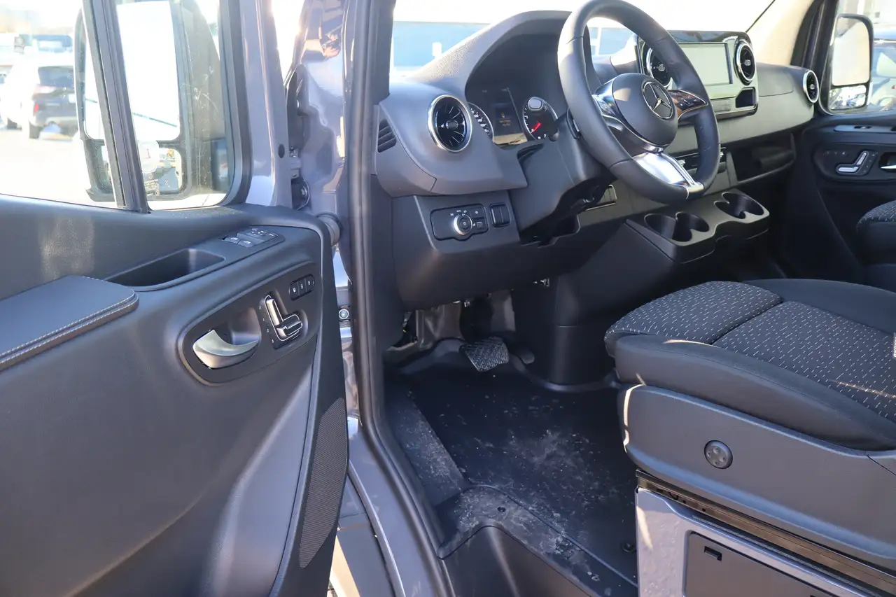 Mercedes-Benz Sprinter снимка Mercedes-Benz Sprinter